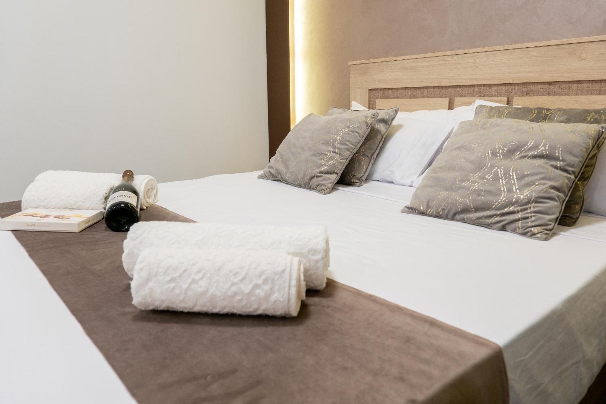 Apartamento Turistico Lux Center Valencia Eksteriør billede